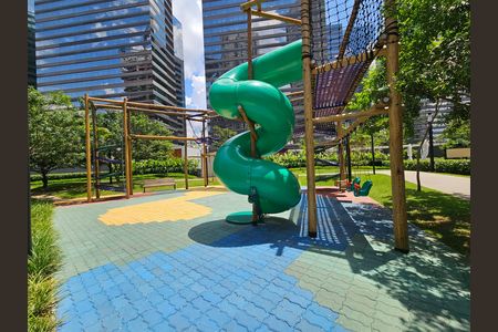 Apartamento para alugar com 227m², 3 quartos e 4 vagasÁrea comum - Playground