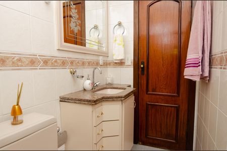 Banheiro 2 de apartamento à venda com 3 quartos, 129m² em Santa Cruz Industrial, Contagem