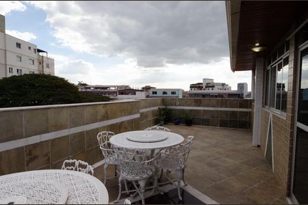 Apartamento à venda com 129m², 3 quartos e 2 vagas Apartamento à venda com 129m², 3 quartos e 2 vagasCobertura