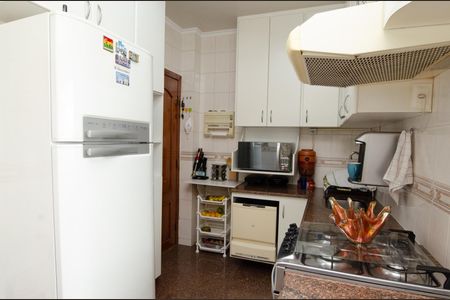 Apartamento à venda com 129m², 3 quartos e 2 vagas Apartamento à venda com 129m², 3 quartos e 2 vagasCozinha
