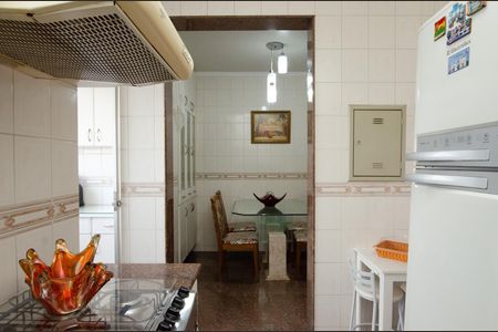 Apartamento à venda com 129m², 3 quartos e 2 vagas Apartamento à venda com 129m², 3 quartos e 2 vagasCozinha
