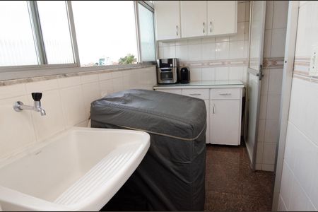 Apartamento à venda com 129m², 3 quartos e 2 vagas Apartamento à venda com 129m², 3 quartos e 2 vagasLavanderia