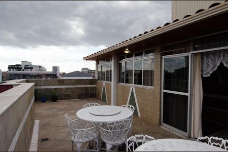 Apartamento à venda com 129m², 3 quartos e 2 vagas Apartamento à venda com 129m², 3 quartos e 2 vagasCobertura