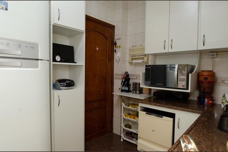 Apartamento à venda com 129m², 3 quartos e 2 vagas Apartamento à venda com 129m², 3 quartos e 2 vagasCozinha