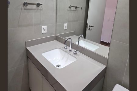 Casa de condomínio para alugar com 230m², 3 quartos e 2 vagasBanheiro