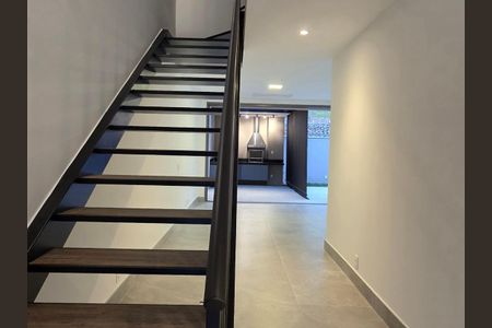 Sala de casa de condomínio para alugar com 3 quartos, 230m² em Tamboré, Barueri