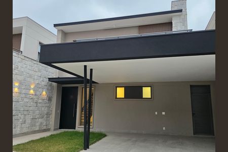 Casa de condomínio para alugar com 230m², 3 quartos e 2 vagasFachada