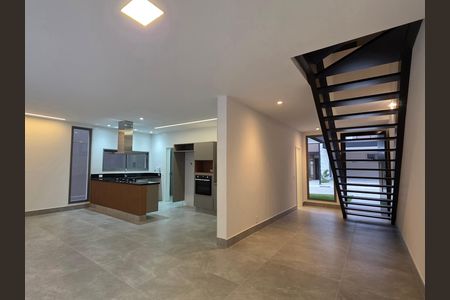 Casa de Condomínio para alugar com 3 quartos, 230m² em Tamboré, Barueri