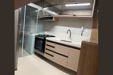 Cozinha de apartamento para alugar com 3 quartos, 64m² em Jardim das Oliveiras, Jacareí