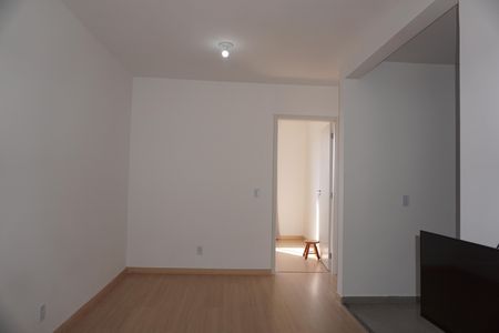 Apartamento para alugar com 2 quartos, 50m² em Jardim Sao Luiz, Embu das Artes
