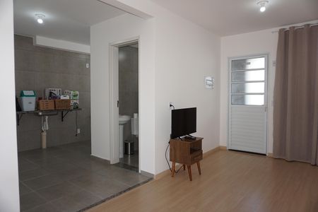 Sala de apartamento para alugar com 2 quartos, 50m² em Jardim Sao Luiz, Embu das Artes