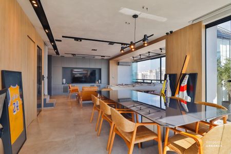 Apartamento à venda com 216m², 4 quartos e 4 vagas
