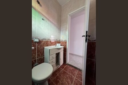Casa para alugar com 130m², 2 quartos e 2 vagas Casa para alugar com 130m², 2 quartos e 2 vagasBanheiro Corredor