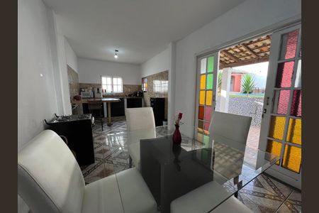 Casa para alugar com 130m², 2 quartos e 2 vagas Casa para alugar com 130m², 2 quartos e 2 vagasSala de Jantar / Cozinha