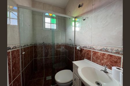 Casa para alugar com 130m², 2 quartos e 2 vagas Casa para alugar com 130m², 2 quartos e 2 vagasBanheiro Corredor
