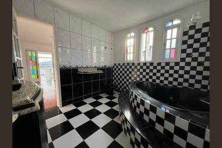 Casa para alugar com 280m², 2 quartos e 2 vagas Casa para alugar com 280m², 2 quartos e 2 vagasBanheiro da Suíte