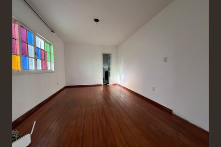 Casa para alugar com 280m², 2 quartos e 2 vagas Casa para alugar com 280m², 2 quartos e 2 vagasSuíte