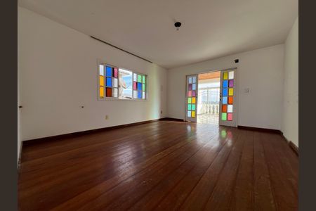 Casa para alugar com 280m², 2 quartos e 2 vagas Casa para alugar com 280m², 2 quartos e 2 vagasSala/Quarto