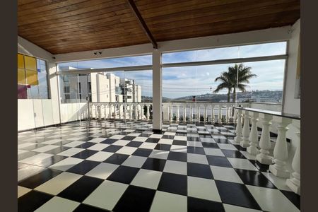 Casa para alugar com 360m², 4 quartos e 3 vagas Casa para alugar com 360m², 4 quartos e 3 vagasSala 2