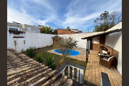 Casa para alugar com 360m², 4 quartos e 3 vagas Casa para alugar com 360m², 4 quartos e 3 vagasÁrea Externa