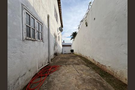 Casa para alugar com 360m², 4 quartos e 3 vagas Casa para alugar com 360m², 4 quartos e 3 vagasÁrea Externa Lateral