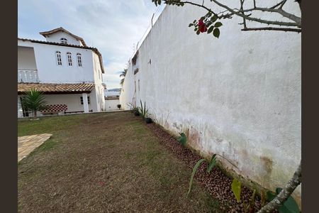 Casa para alugar com 360m², 4 quartos e 3 vagas Casa para alugar com 360m², 4 quartos e 3 vagasÁrea Externa