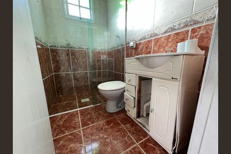 Casa para alugar com 360m², 4 quartos e 3 vagas Casa para alugar com 360m², 4 quartos e 3 vagasBanheiro Corredor