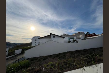 Casa para alugar com 360m², 4 quartos e 3 vagas Casa para alugar com 360m², 4 quartos e 3 vagasVista da Suíte 1