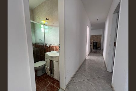 Casa para alugar com 360m², 4 quartos e 3 vagas Casa para alugar com 360m², 4 quartos e 3 vagasBanheiro Corredor