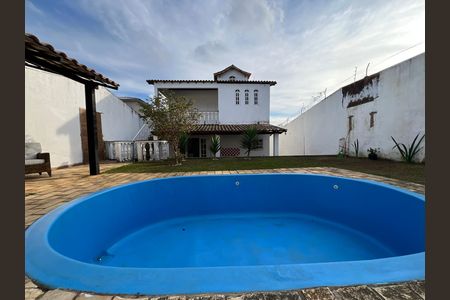 Casa para alugar com 360m², 4 quartos e 3 vagas Casa para alugar com 360m², 4 quartos e 3 vagasPiscina