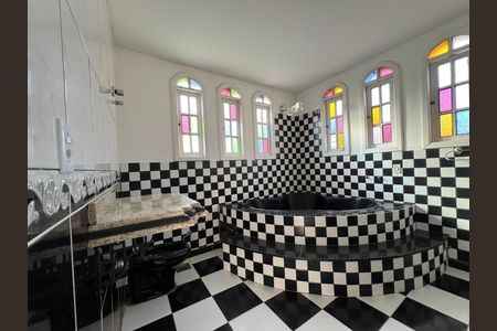 Casa para alugar com 360m², 4 quartos e 3 vagas Casa para alugar com 360m², 4 quartos e 3 vagasBanheiro da Suíte 1