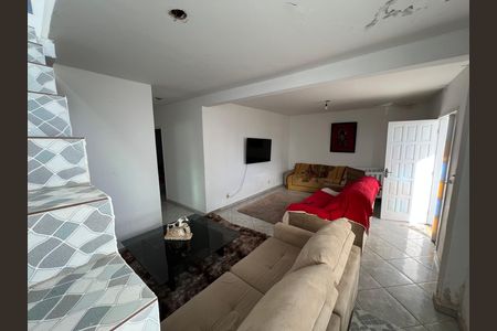 Casa para alugar com 360m², 4 quartos e 3 vagas Casa para alugar com 360m², 4 quartos e 3 vagasSala
