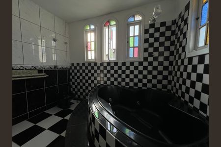 Casa para alugar com 360m², 4 quartos e 3 vagas Casa para alugar com 360m², 4 quartos e 3 vagasBanheiro da Suíte 1