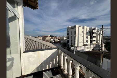 Casa para alugar com 360m², 4 quartos e 3 vagas Casa para alugar com 360m², 4 quartos e 3 vagasVista da Sacada