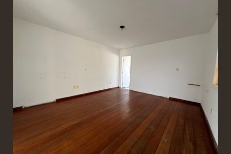 Casa para alugar com 360m², 4 quartos e 3 vagas Casa para alugar com 360m², 4 quartos e 3 vagasQuarto 1