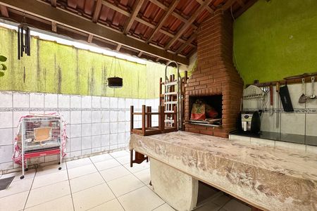 Casa à venda com 250m², 3 quartos e 2 vagasÁrea de Serviço