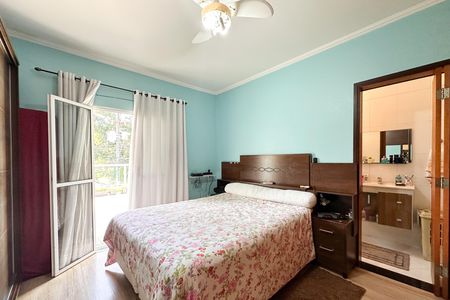 Casa à venda com 250m², 3 quartos e 2 vagasSuíte 