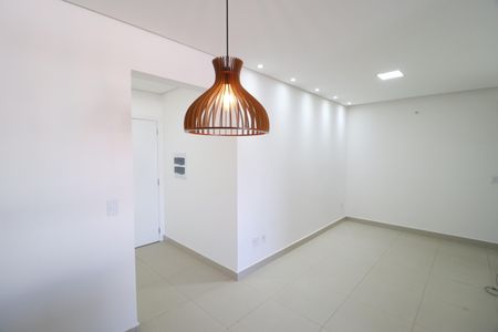 Apartamento para alugar com 67m², 2 quartos e 1 vagaSala