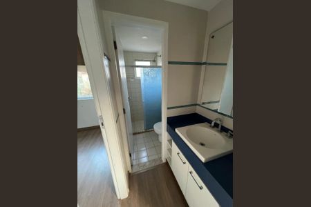 Casa de condomínio à venda com 103m², 3 quartos e 3 vagas Casa de condomínio à venda com 103m², 3 quartos e 3 vagasBanheiro Social
