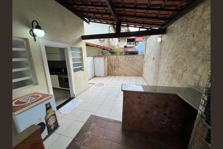 Casa de condomínio à venda com 103m², 3 quartos e 3 vagas Casa de condomínio à venda com 103m², 3 quartos e 3 vagasÁrea Externa