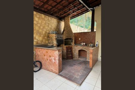 Casa de condomínio à venda com 103m², 3 quartos e 3 vagas Casa de condomínio à venda com 103m², 3 quartos e 3 vagasChurrasqueira