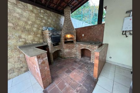 Casa de condomínio à venda com 103m², 3 quartos e 3 vagas Casa de condomínio à venda com 103m², 3 quartos e 3 vagasChurrasqueira
