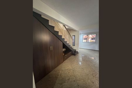 Casa de condomínio à venda com 103m², 3 quartos e 3 vagas Casa de condomínio à venda com 103m², 3 quartos e 3 vagasSala