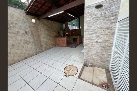 Casa de condomínio à venda com 103m², 3 quartos e 3 vagas Casa de condomínio à venda com 103m², 3 quartos e 3 vagasChurrasqueira