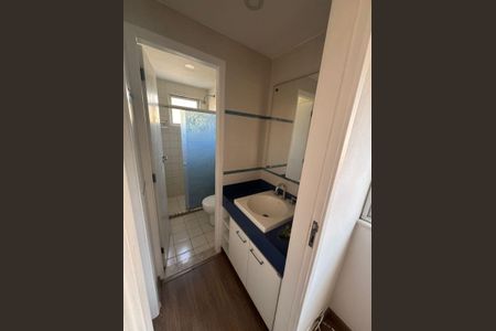 Casa de condomínio à venda com 103m², 3 quartos e 3 vagas Casa de condomínio à venda com 103m², 3 quartos e 3 vagasBanheiro Social