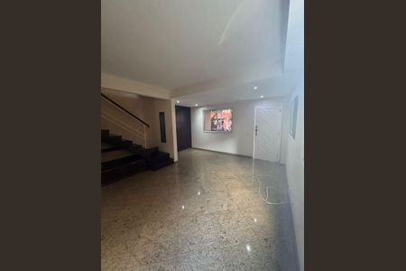 Casa de condomínio à venda com 103m², 3 quartos e 3 vagas Casa de condomínio à venda com 103m², 3 quartos e 3 vagasSala