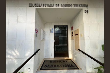 Apartamento para alugar com 81m², 2 quartos e 1 vaga Apartamento para alugar com 81m², 2 quartos e 1 vagaHall de entrada