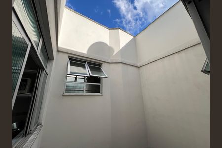 Apartamento para alugar com 81m², 2 quartos e 1 vaga Apartamento para alugar com 81m², 2 quartos e 1 vagaVista área de serviço