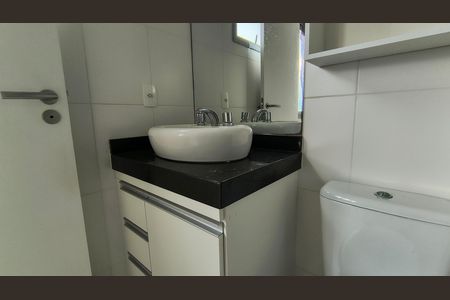 Apartamento para alugar com 81m², 2 quartos e 1 vaga Apartamento para alugar com 81m², 2 quartos e 1 vagaBanheiro da Suíte 1