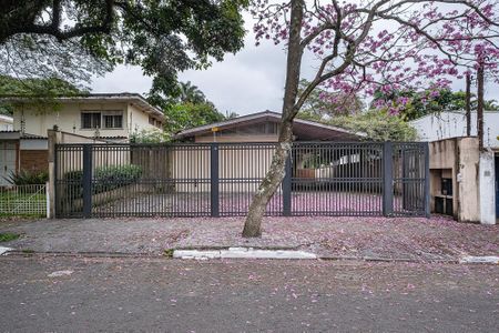 Fachada de casa à venda com 3 quartos, 300m² em Alto de Pinheiros, São Paulo